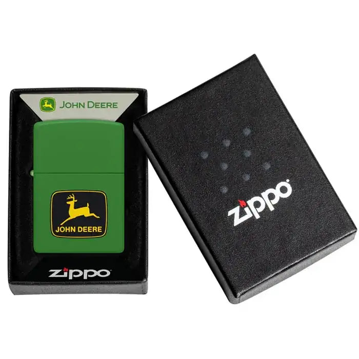 Zippo - John Deer Motiv - Moss Green Lighter - Game-On.no