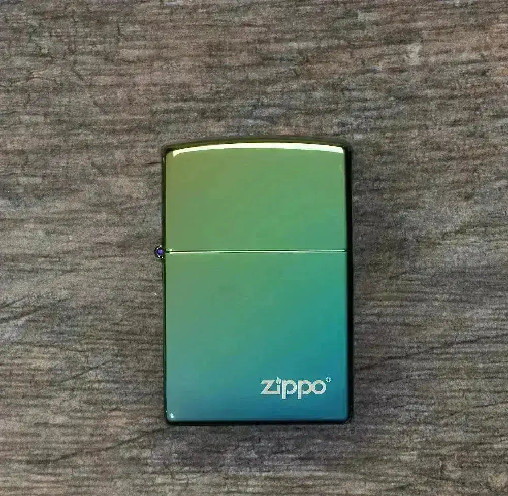 Zippo Lighter - Klassisk Høypolert Teal Logo - Game-On.no
